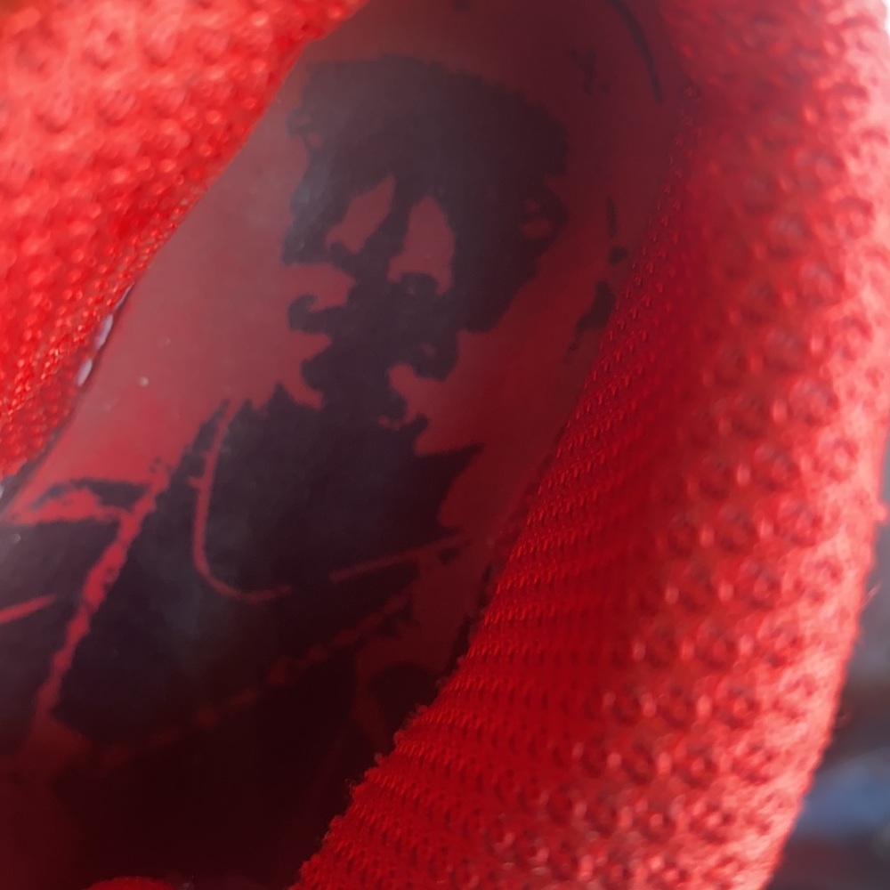 Kids 9c Red Reebok - Picture 3 of 4